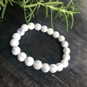New Authentic White Howlite Stretch Bead Bracelet